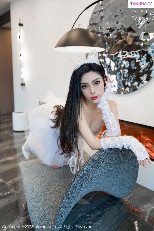   [XiuRen]高清写真图 2023.04.10 No.6543 王薇薇 公主裙美腿第3张图片